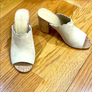 **Marc Fisher 8 Pomme Slides cream leather suede